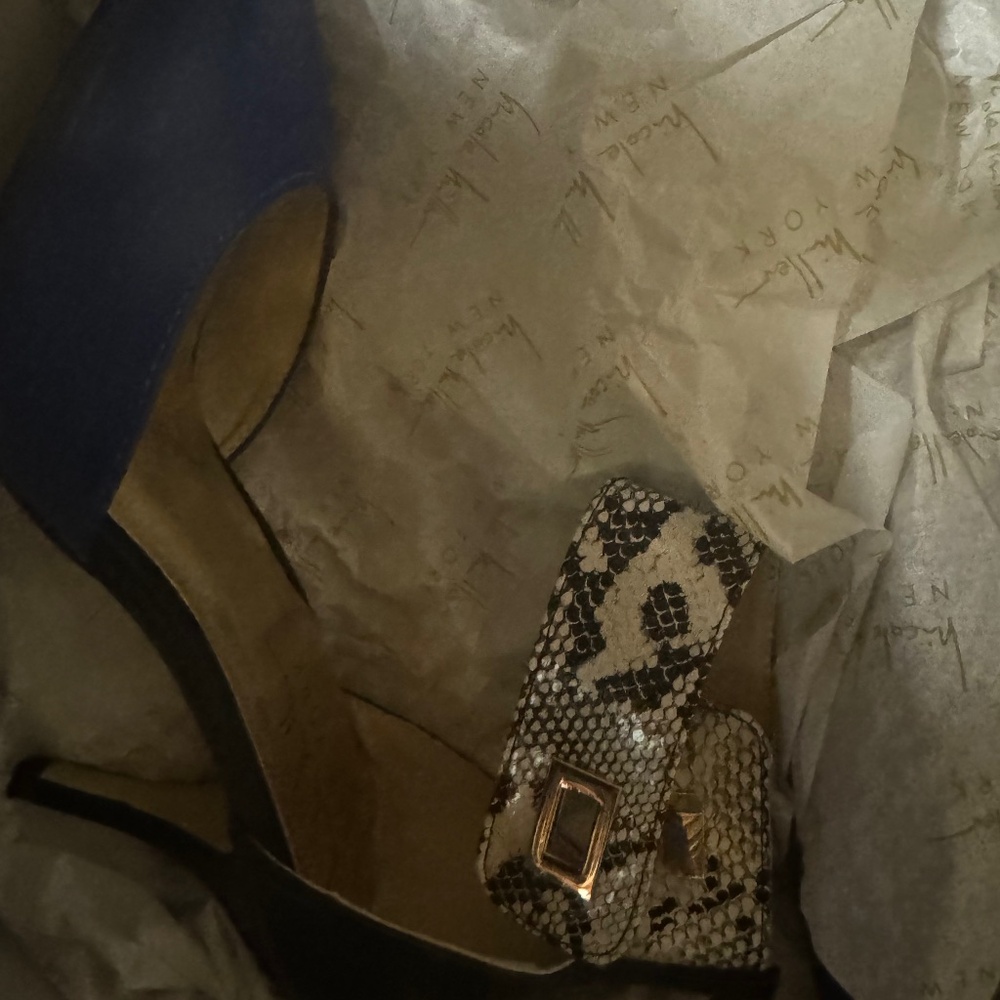 Nicole Miller New York Heels women’s blue, black, and white